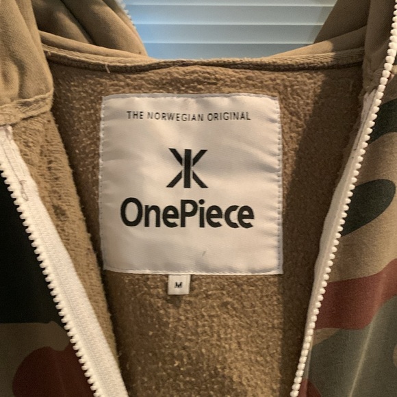 OnePiece Jumpsuit- camo - medium - full/single zipper - Picture 2 of 8